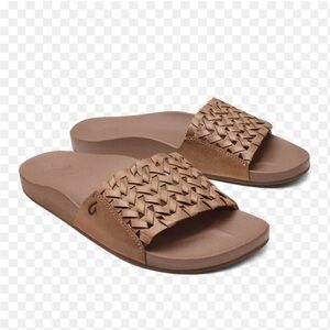 Olukai Kamola Tan Woven Slide Sandals size 9